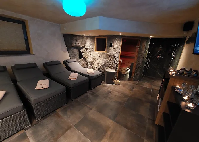 Ferienparadies Alpengluhn Aparthotel 5*