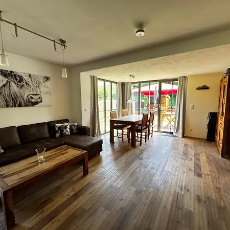 Ferienparadies Alpengluhn Апарт-отель Берхтесгаден