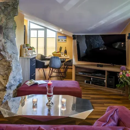 Ferienparadies Alpengluhn 5*